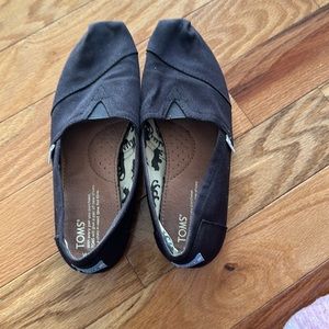 Black TOMS Alpargada Size 8
